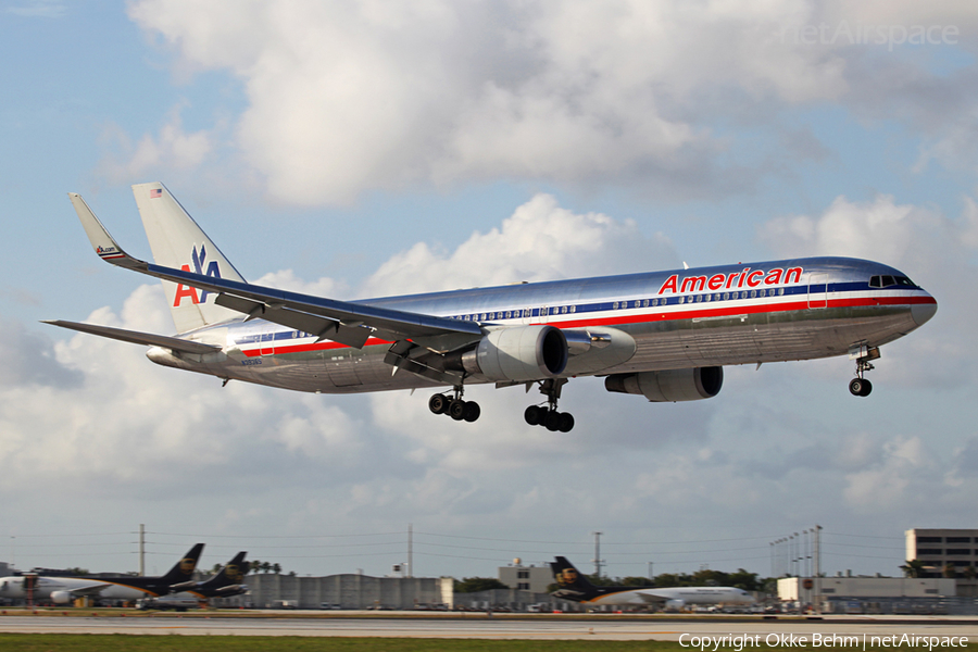 American Airlines Boeing 767-323(ER) (N39365) | Photo 37081