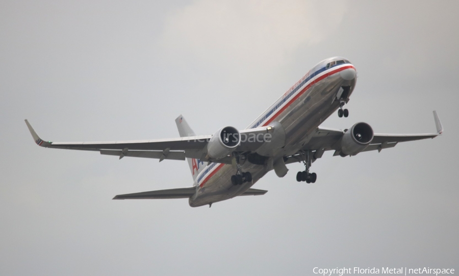American Airlines Boeing 767-323(ER) (N39365) | Photo 380996