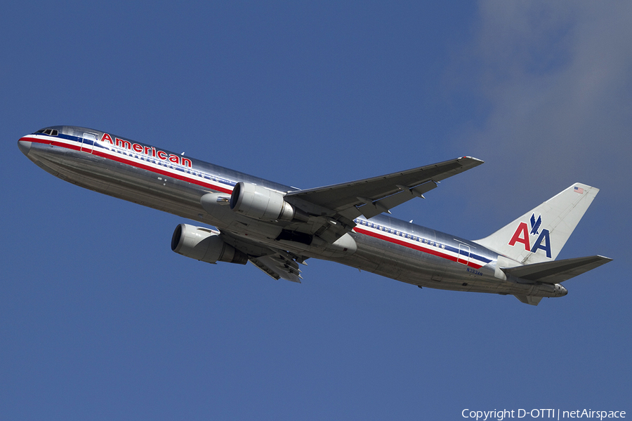 American Airlines Boeing 767-323(ER) (N393AN) | Photo 333375