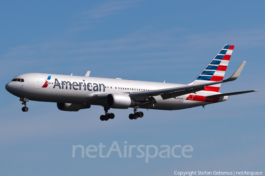 American Airlines Boeing 767-323(ER) (N393AN) | Photo 45834