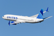 United Airlines Boeing 737-924(ER) (N39415) at  Newark - Liberty International, United States