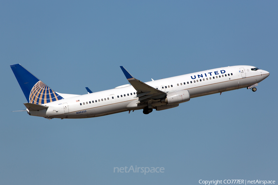 United Airlines Boeing 737-924(ER) (N39423) | Photo 48241