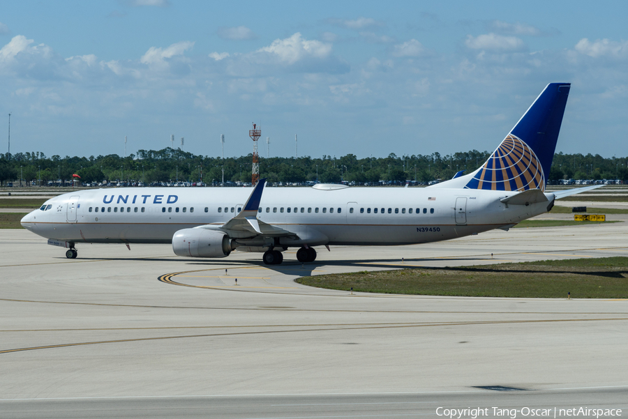 United Airlines Boeing 737-924(ER) (N39450) | Photo 283515