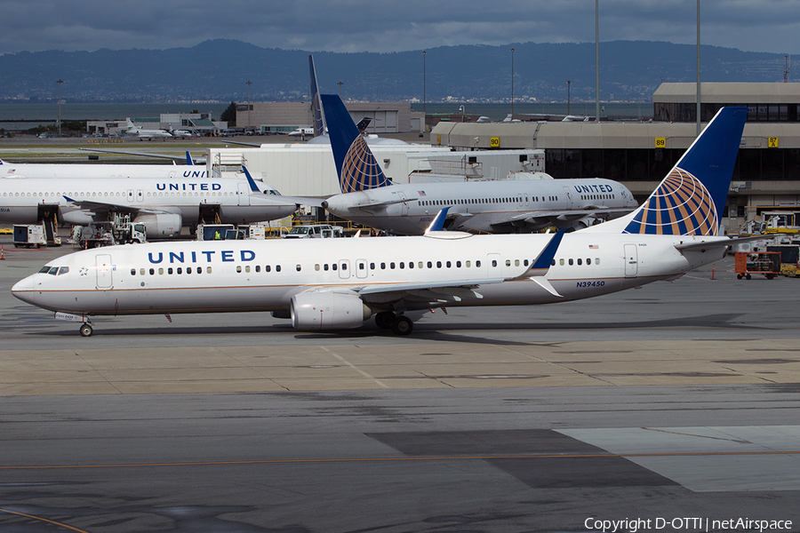 United Airlines Boeing 737-924(ER) (N39450) | Photo 231771