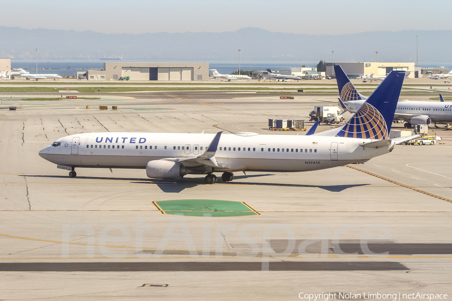 United Airlines Boeing 737-924(ER) (N39450) | Photo 426836