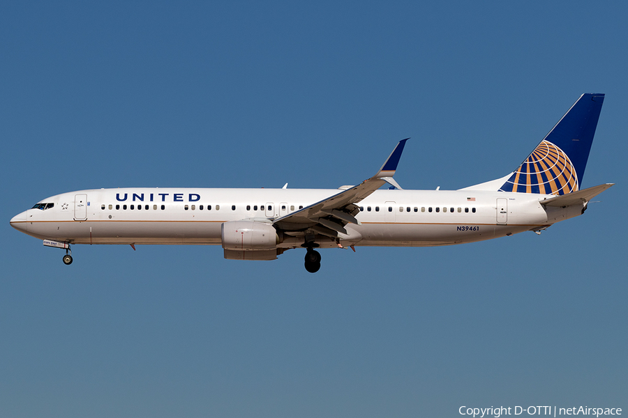United Airlines Boeing 737-924(ER) (N39461) | Photo 202389