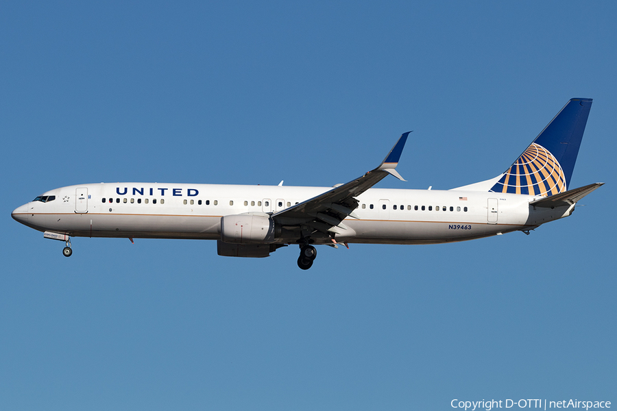 United Airlines Boeing 737-924(ER) (N39463) | Photo 144731