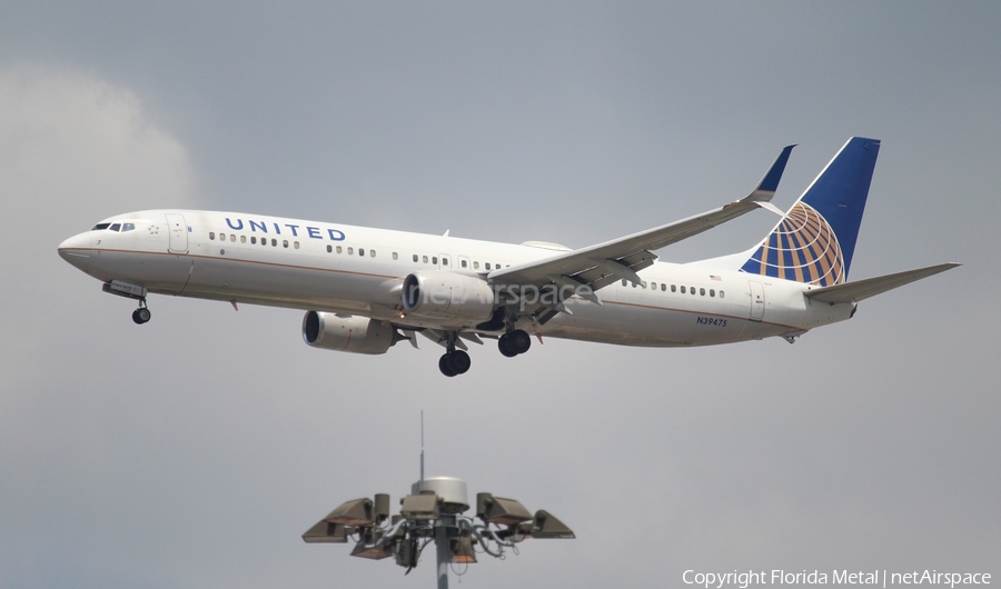 United Airlines Boeing 737-924(ER) (N39475) | Photo 381004