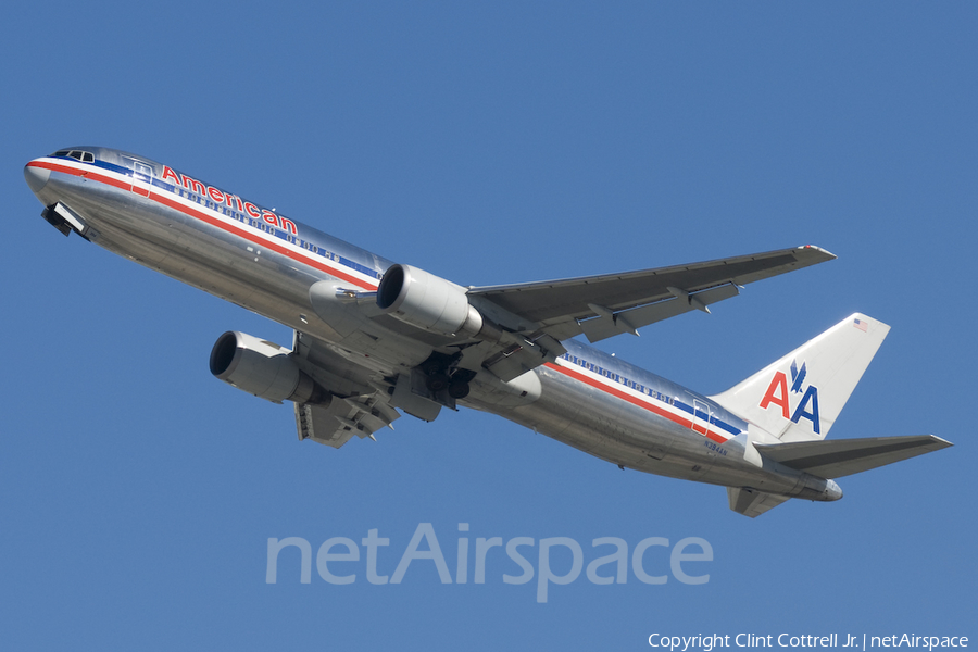 American Airlines Boeing 767-323(ER) (N394AN) | Photo 40628
