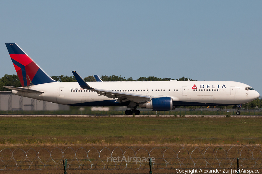 Delta Air Lines Boeing 767-324(ER) (N394DL) | Photo 572186