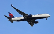 Delta Air Lines Boeing 767-324(ER) (N394DL) at  Orlando - International (McCoy), United States