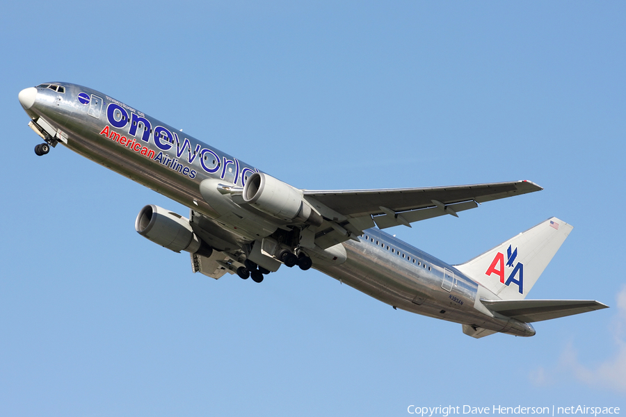 American Airlines Boeing 767-323(ER) (N395AN) | Photo 3644