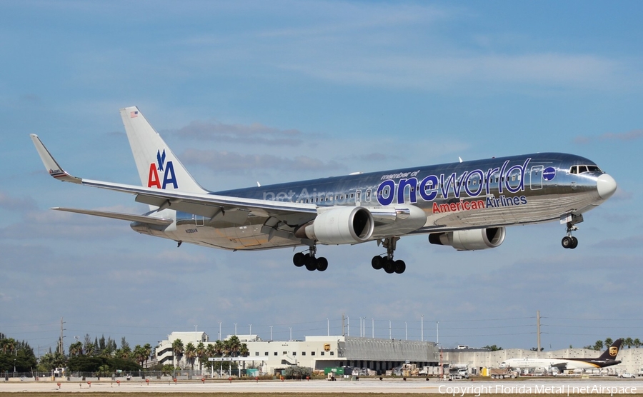 American Airlines Boeing 767-323(ER) (N395AN) | Photo 300357