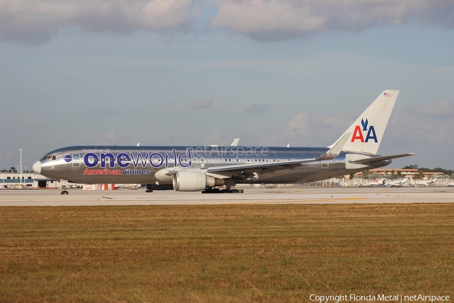 American Airlines Boeing 767-323(ER) (N395AN) | Photo 300359