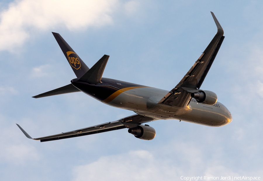 United Parcel Service Boeing 767-316(ER)(BDSF) (N395UP) | Photo 447948