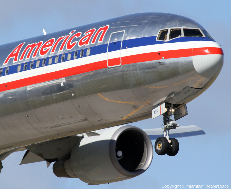 American Airlines Boeing 767-323(ER) (N396AN) | Photo 1139