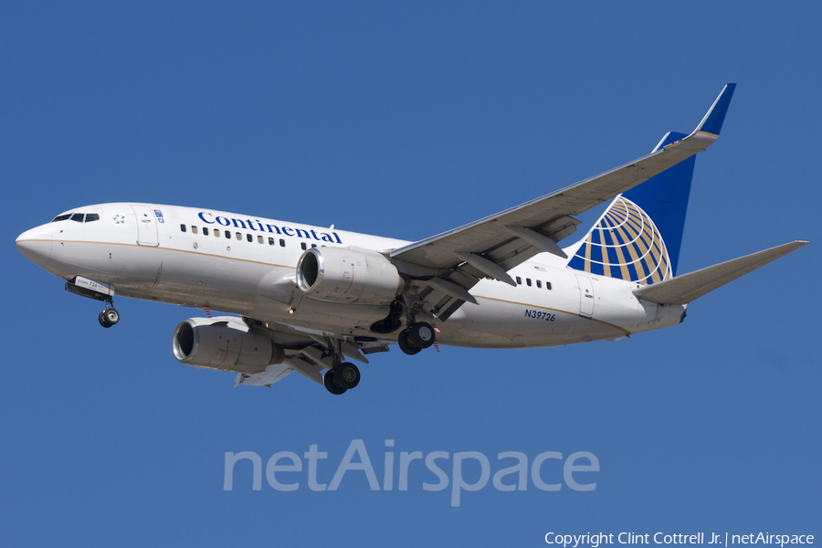 Continental Airlines Boeing 737-724 (N39726) | Photo 41929