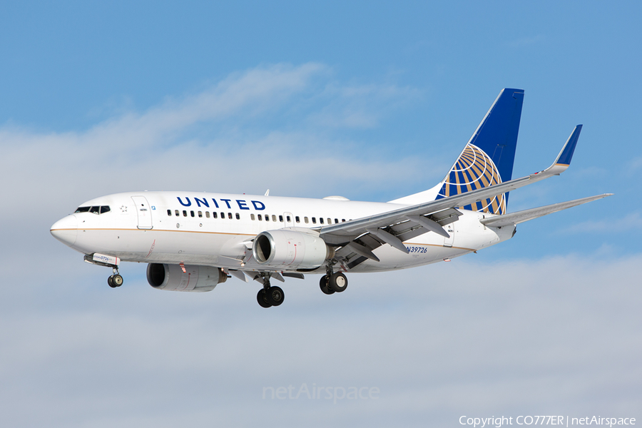 United Airlines Boeing 737-724 (N39726) | Photo 37240