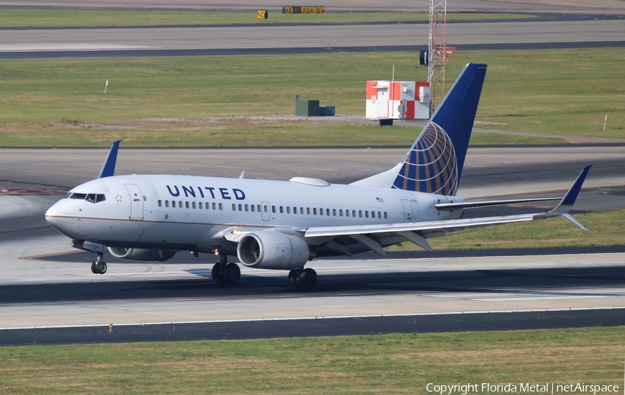United Airlines Boeing 737-724 (N39728) | Photo 381014
