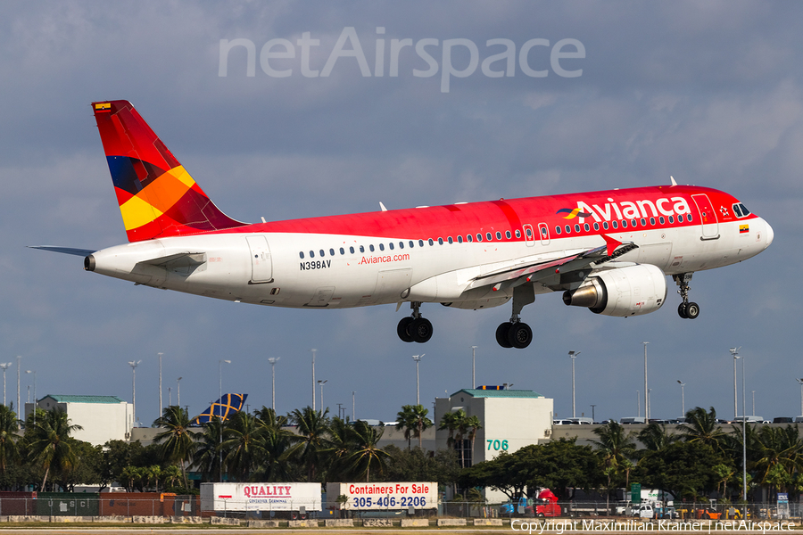 Avianca Airbus A320-214 (N398AV) | Photo 563539