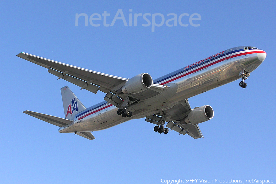 American Airlines Boeing 767-323(ER) (N399AN) | Photo 3306