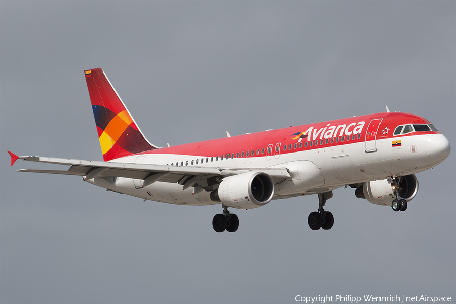 Avianca Airbus A320-214 (N401AV) | Photo 242468
