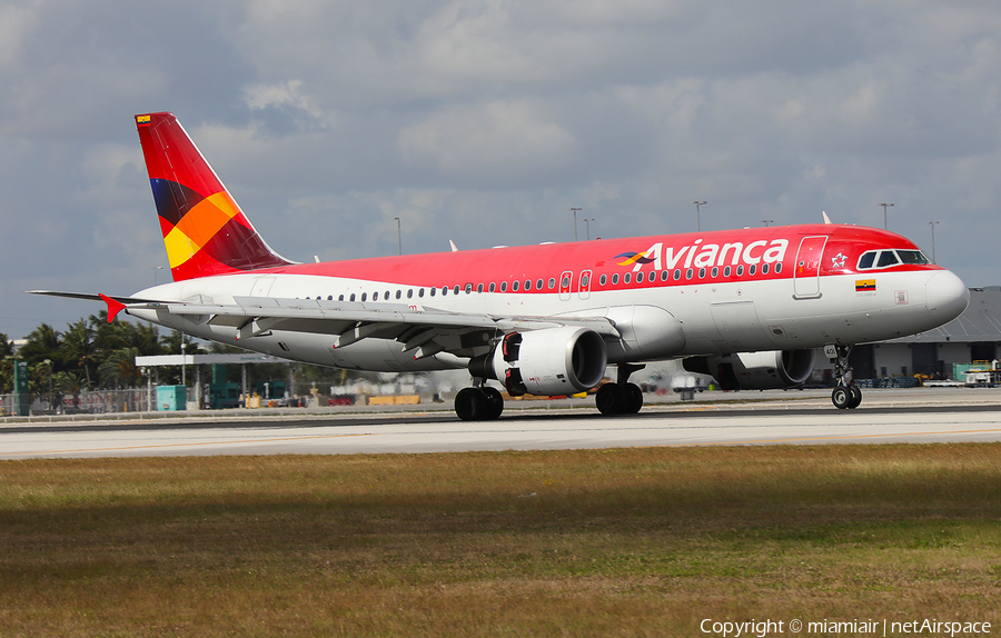 Avianca Airbus A320-214 (N401AV) | Photo 219101