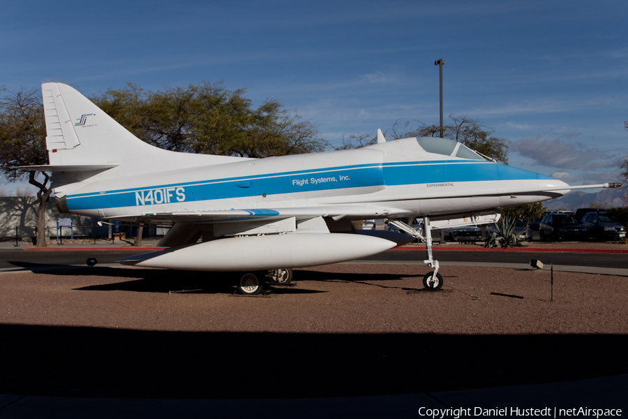 Flight Systems Douglas A-4C Skyhawk (N401FS) | Photo 446443