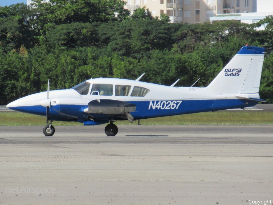 Island Birds Piper PA-23-250 Aztec E (N40267) | Photo 304412