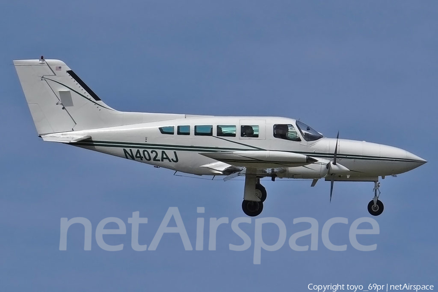 Charter Flights Caribbean Cessna 402B Utiliner (N402AJ) | Photo 68144