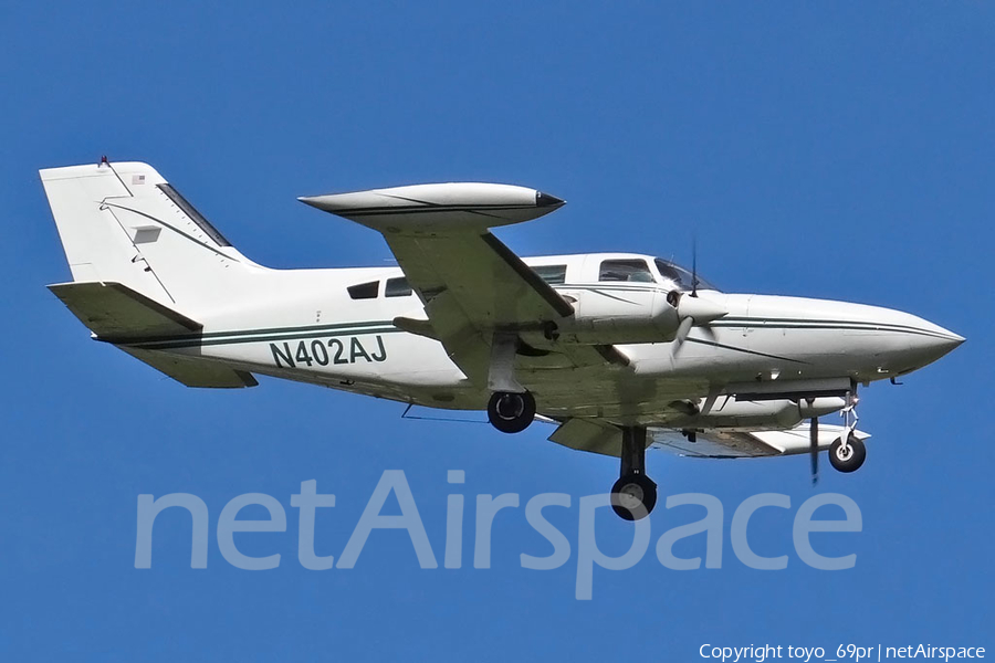 Charter Flights Caribbean Cessna 402B Utiliner (N402AJ) | Photo 68405