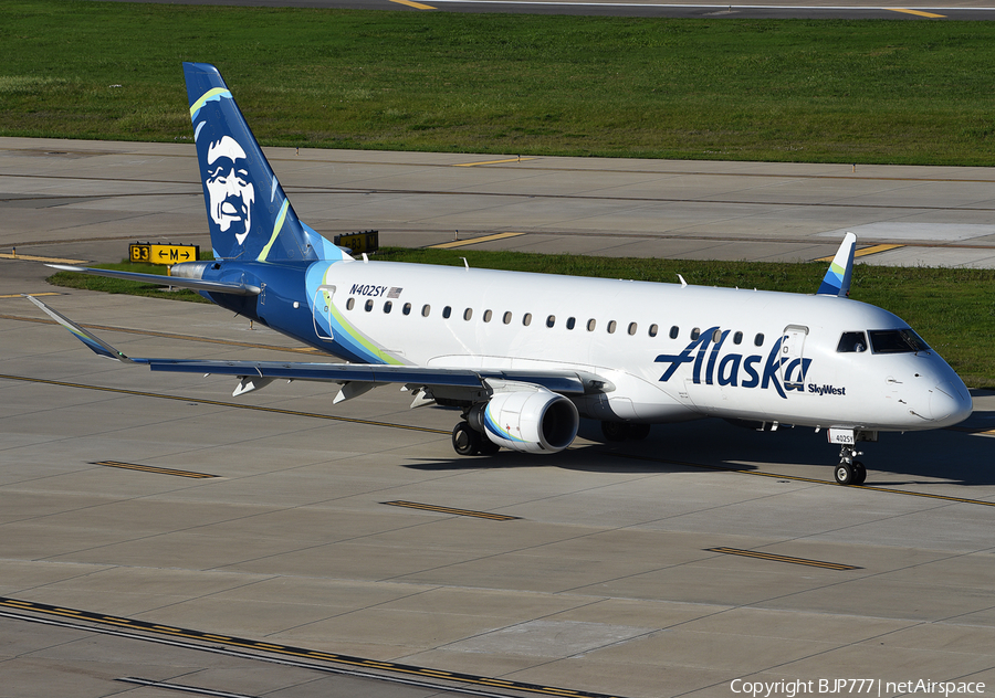 Alaska Airlines (Skywest) Embraer ERJ-175LR (ERJ-170-200LR) (N402SY) | Photo 446373