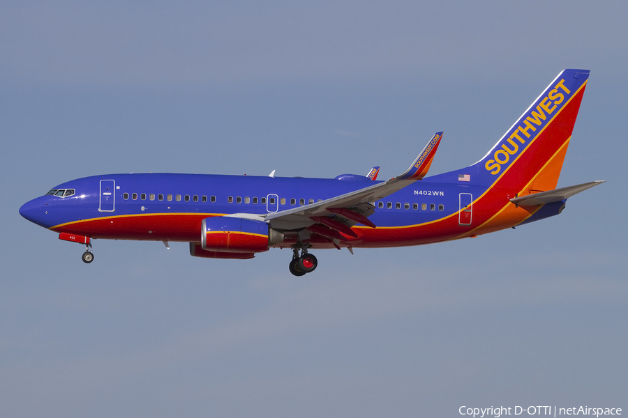 Southwest Airlines Boeing 737-7H4 (N402WN) | Photo 425711