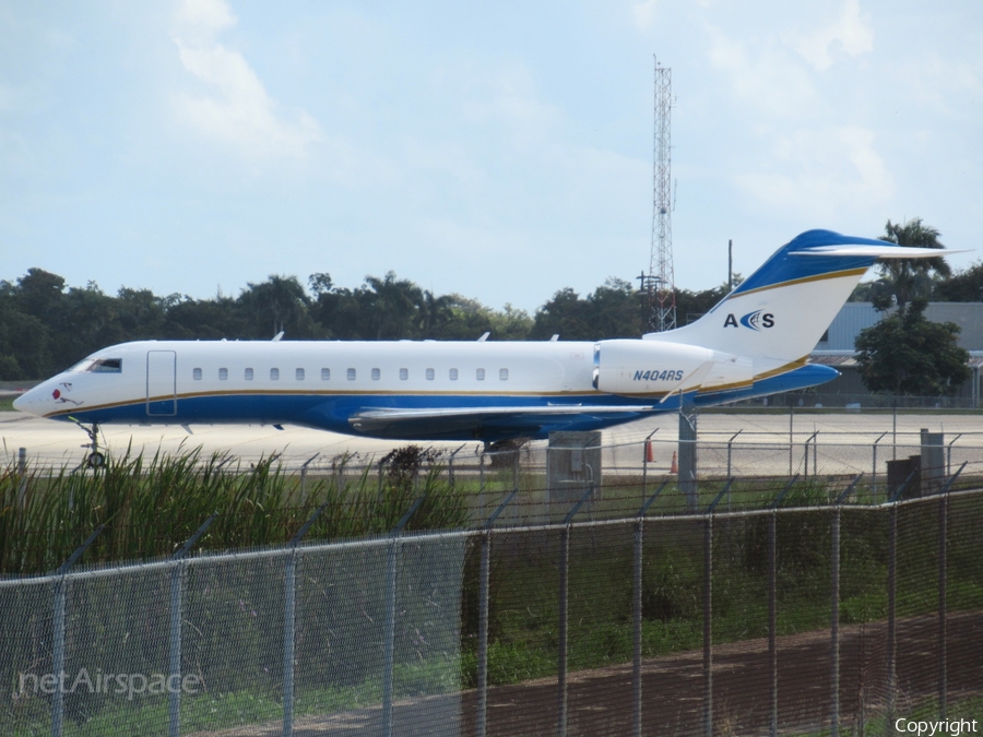 (Private) Bombardier BD-700-1A10 Global Express (N404RS) | Photo 489861