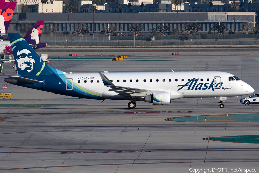 Alaska Airlines (Skywest) Embraer ERJ-175LR (ERJ-170-200LR) (N404SY) | Photo 542182