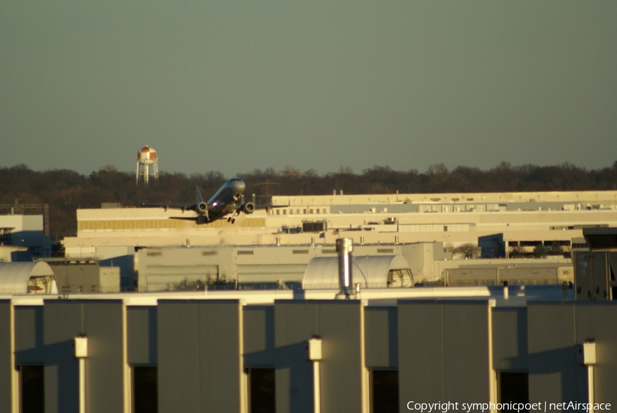 American Eagle (Republic Airlines) Embraer ERJ-175LR (ERJ-170-200LR) (N405YX) | Photo 288301