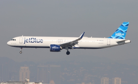 JetBlue Airways Airbus A321-271NX (N4074J) at  Los Angeles - International, United States