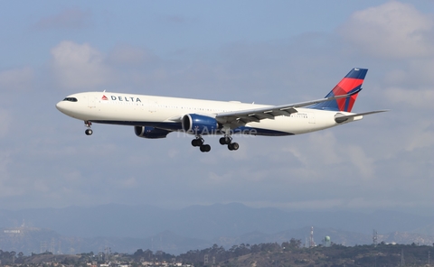 Delta Air Lines Airbus A330-941N (N407DX) at  Los Angeles - International, United States