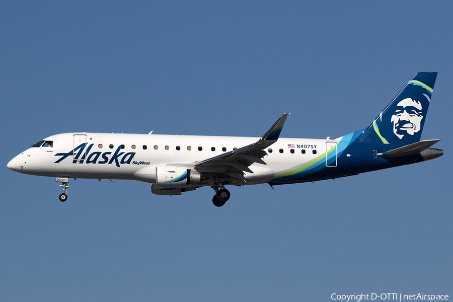 Alaska Airlines (Skywest) Embraer ERJ-175LR (ERJ-170-200LR) (N407SY) | Photo 543238