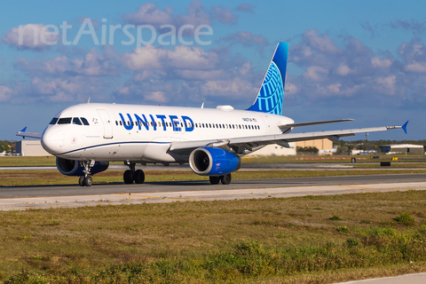 United Airlines Airbus A320-232 (N407UA) at  Sarasota - Bradenton, United States