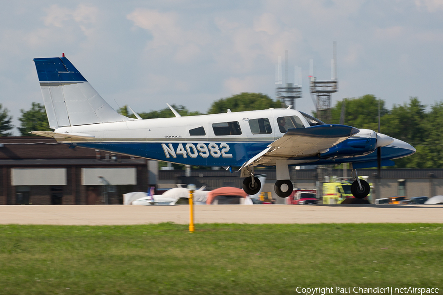 (Private) Piper PA-34-200 Seneca I (N40982) | Photo 267992