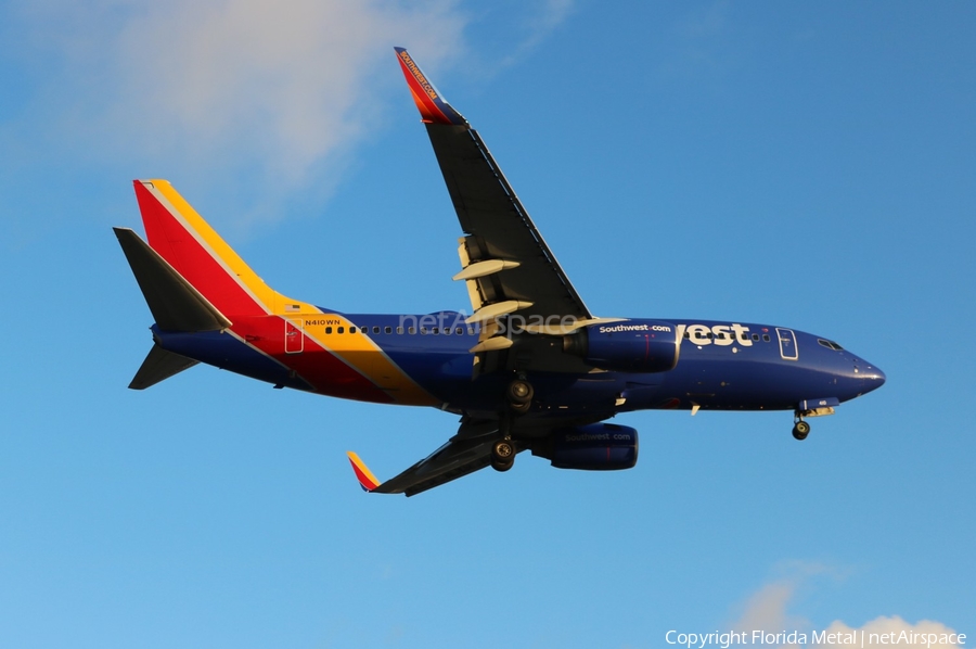 Southwest Airlines Boeing 737-7H4 (N410WN) | Photo 303423