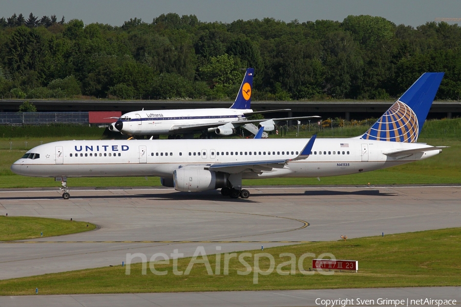 United Airlines Boeing 757-224 (N41135) | Photo 27036