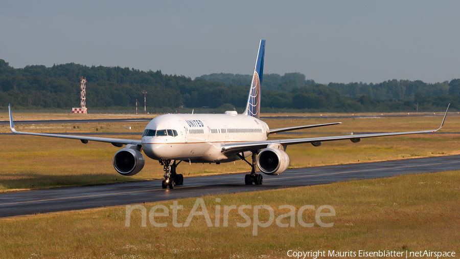 United Airlines Boeing 757-224 (N41135) | Photo 292244