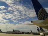 United Airlines Boeing 757-224 (N41135) at  Orlando - International (McCoy), United States