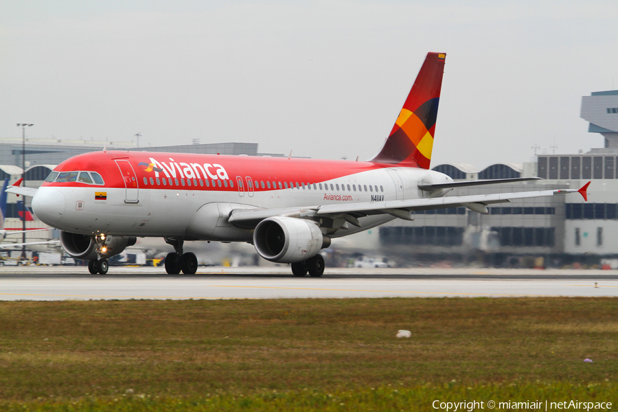 Avianca Airbus A320-214 (N411AV) | Photo 1803