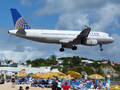 United Airlines Airbus A320-232 (N412UA) at  Philipsburg - Princess Juliana International, Netherland Antilles