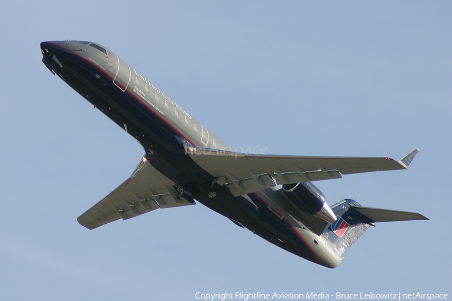 United Express (Air Wisconsin) Bombardier CRJ-200LR (N413AW) | Photo 151649