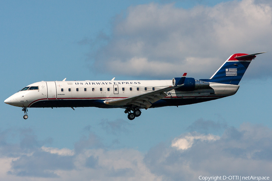 United Express (Air Wisconsin) Bombardier CRJ-200LR (N414ZW) | Photo 259864