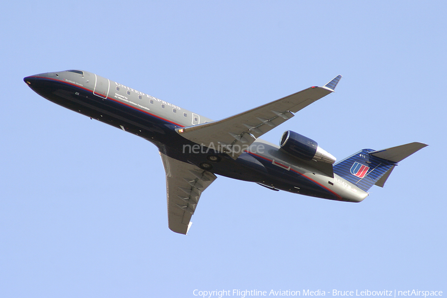 United Express (Air Wisconsin) Bombardier CRJ-200LR (N414ZW) | Photo 151642